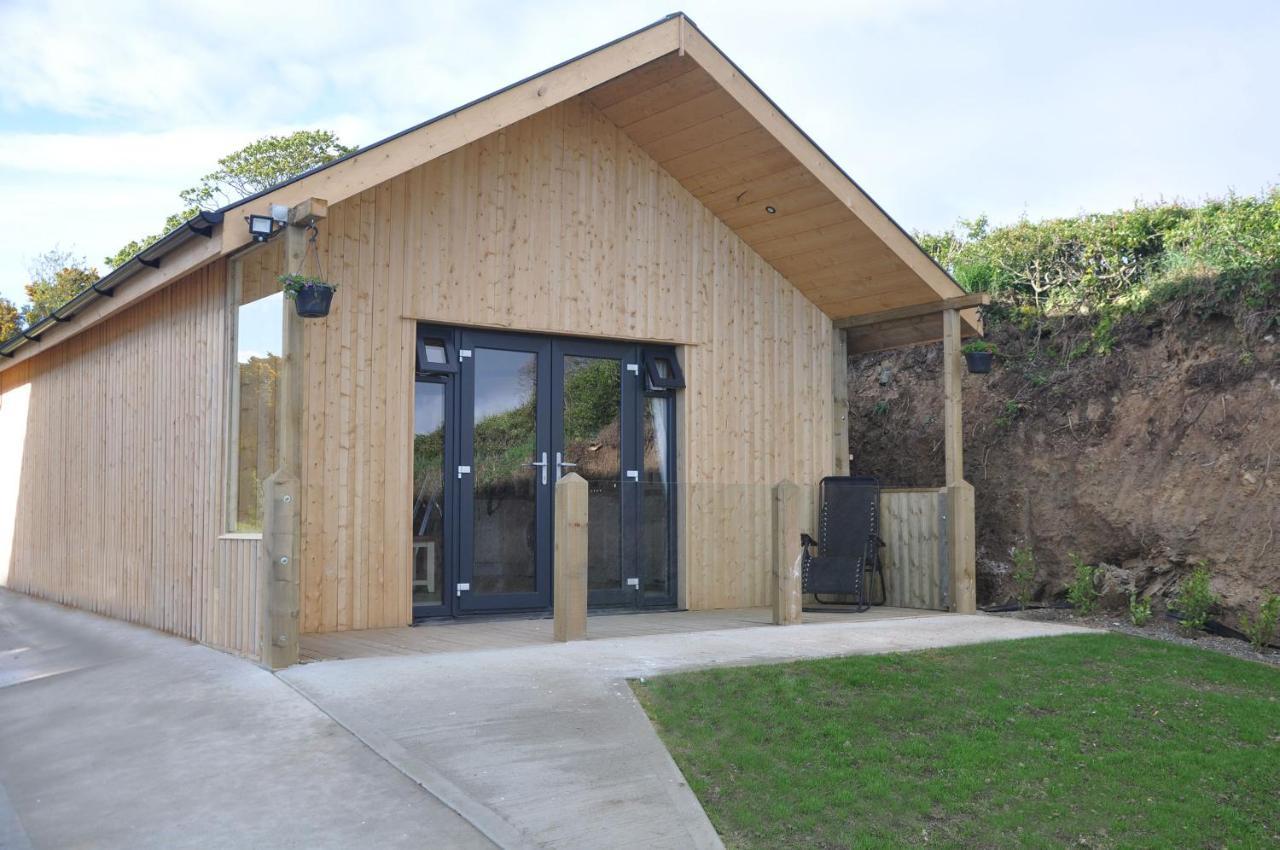 Foyle View Cabin Hotel Greencastle  Exterior photo