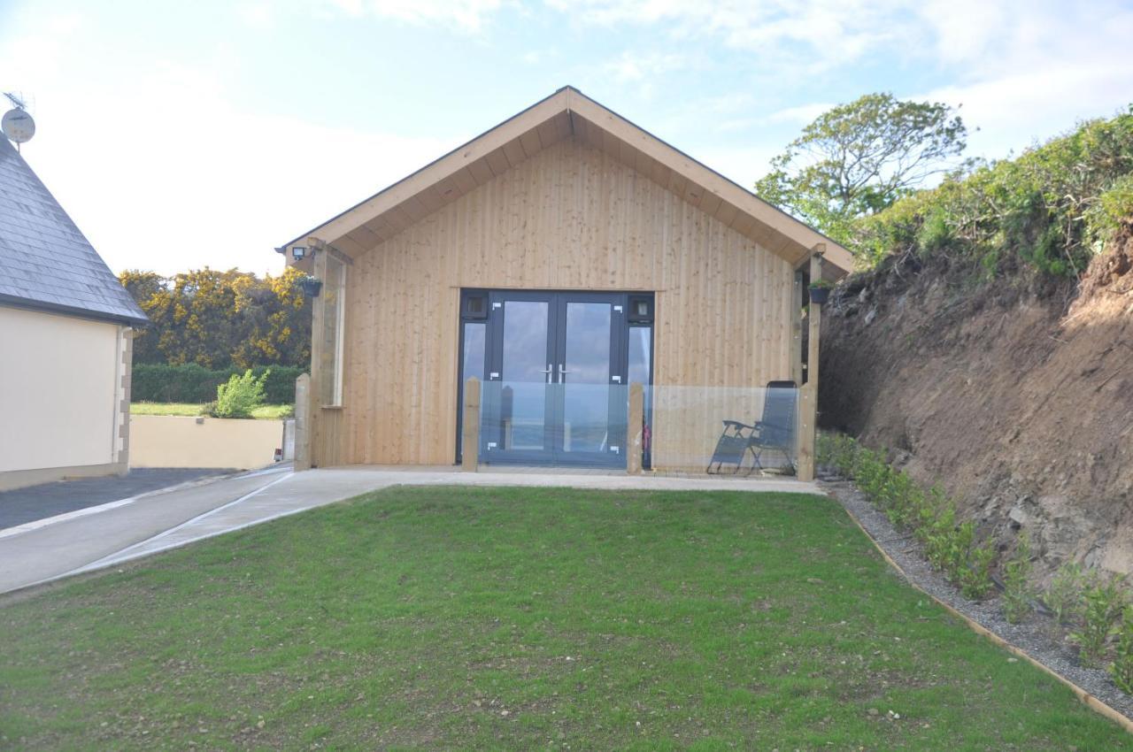 Foyle View Cabin Hotel Greencastle  Exterior photo